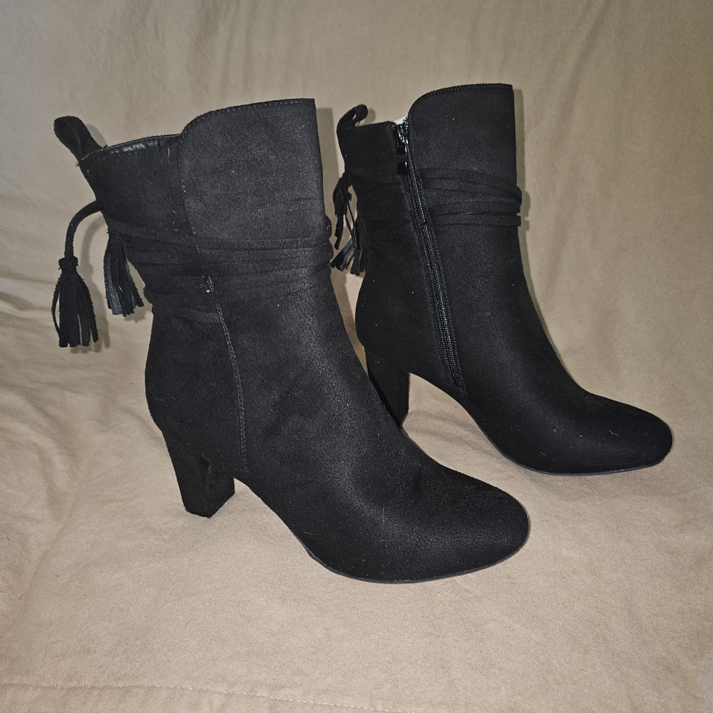 Journee collection womans zuri block heel